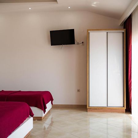 Apartments Villa Egzon Ulcinj Buitenkant foto