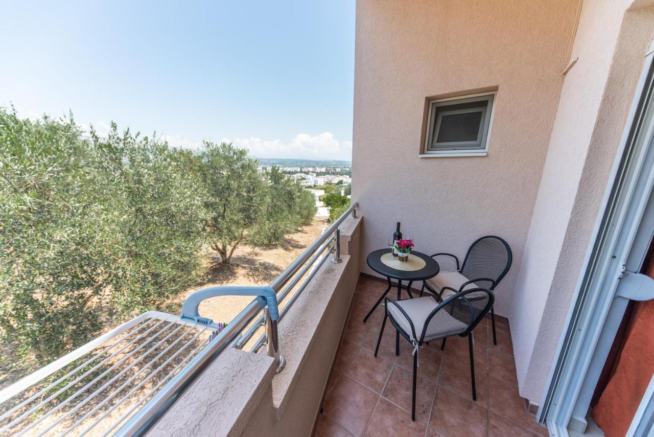 Apartments Villa Egzon Ulcinj Buitenkant foto