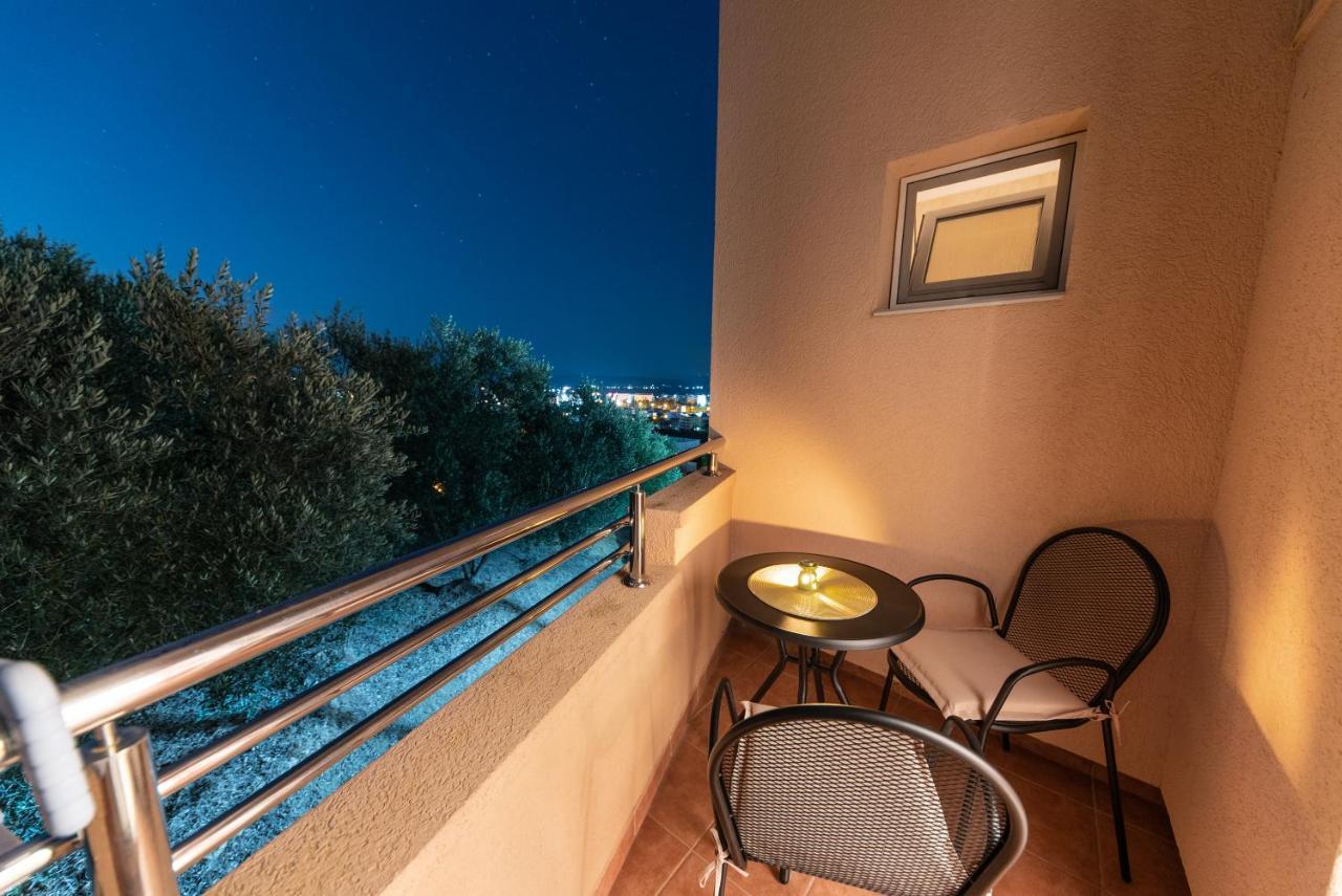 Apartments Villa Egzon Ulcinj Buitenkant foto