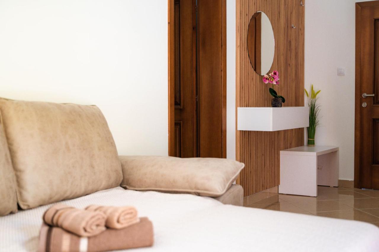 Apartments Villa Egzon Ulcinj Buitenkant foto