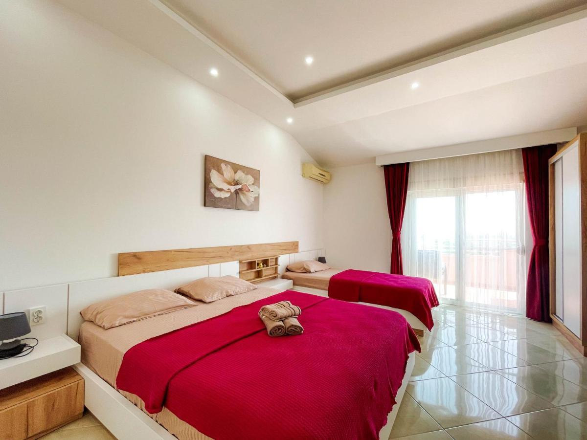 Apartments Villa Egzon Ulcinj Buitenkant foto